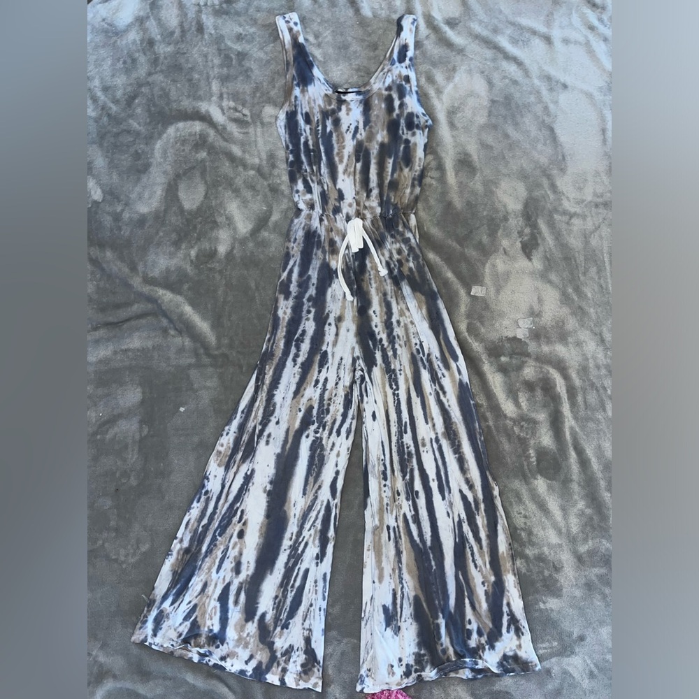 Tie dye color splotched jumpsuit, stretchy size medium, perfect condition
